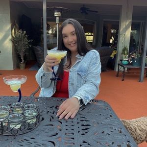 Meet your Posher, Brooke